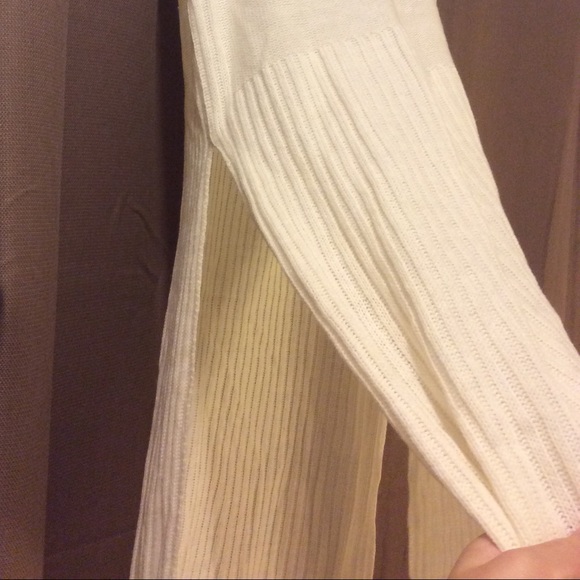 Sleeveless Sweater - Picture 3 of 3